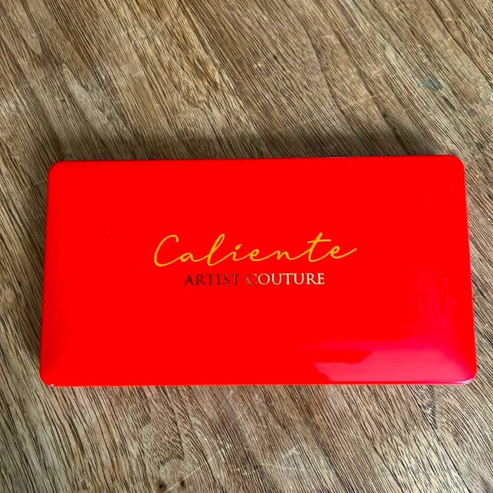 Caliente Artist Couture Eyeshadow Palette